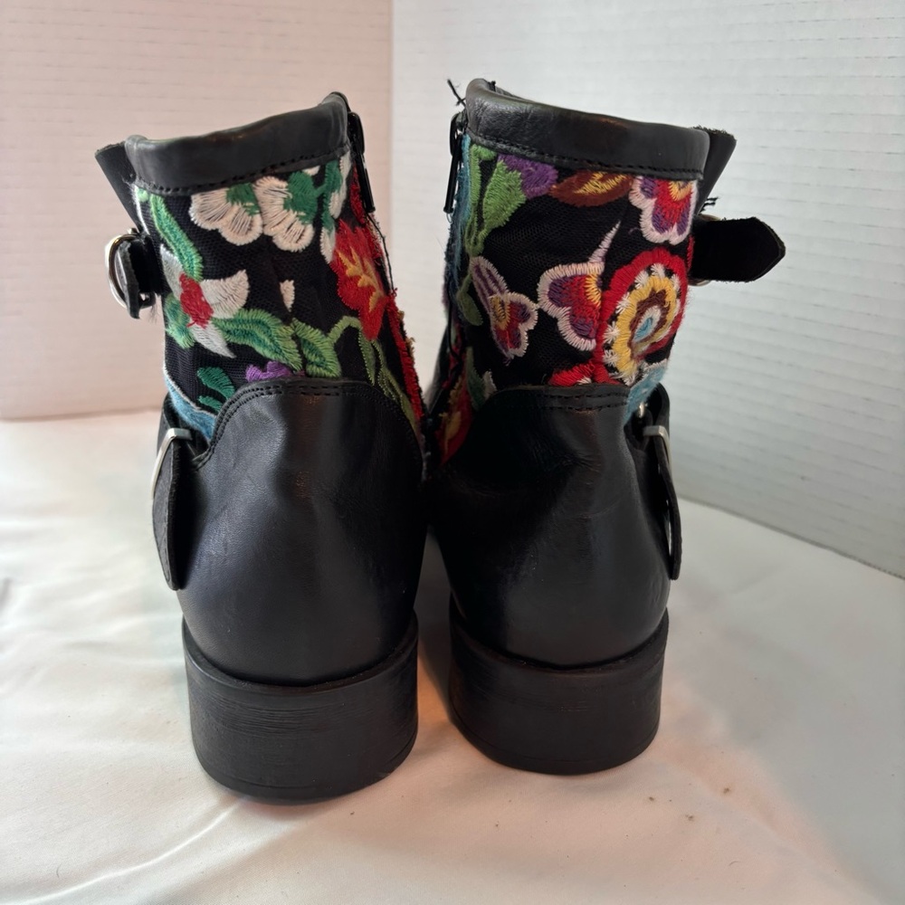 New Leather Floral Embroidered Flower Black Ankle Boots Italy - Picture 3 of 8